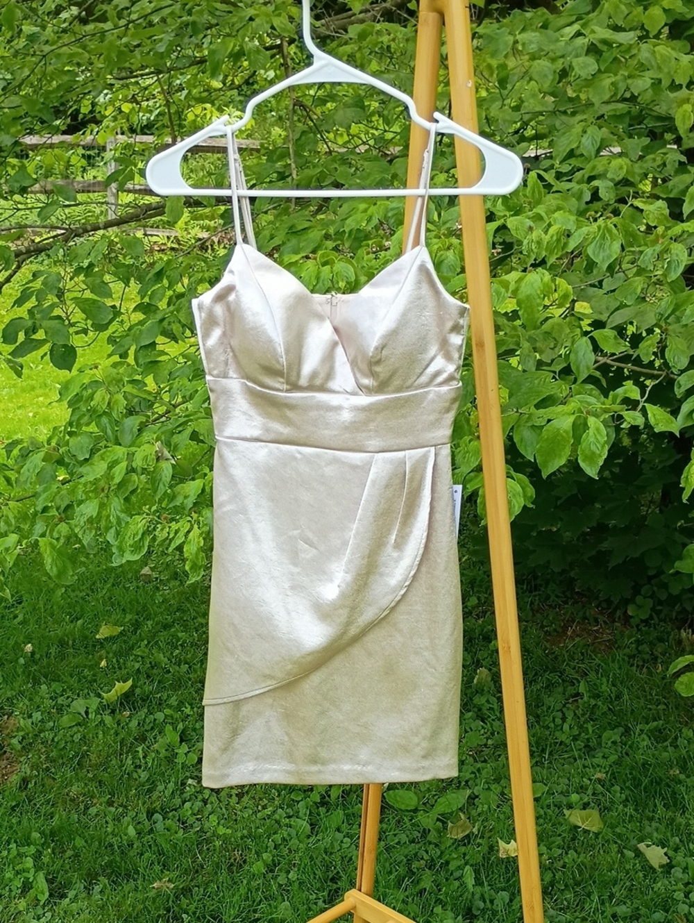 NWT Teezeme Ivory Formal Dress Size 0